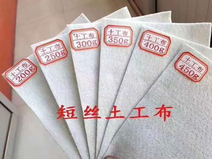 供應全國各種用途無紡布、長絲布、滌綸布生產(chǎn)廠家